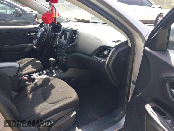 2020 Jeep Cherokee Latitude with VIN 1C4PJMCB6LD585177, listed as a IAAI auction lot 42589679 with 29,075 mi miles and . Bid and sale history available at DreamBid. Image 5.
