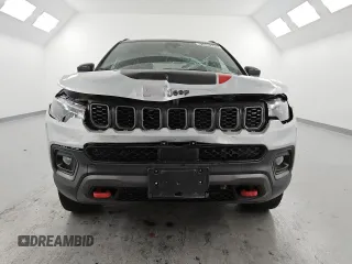 2025 Jeep Compass Trailhawk с VIN 3C4NJDDN4ST523821, выставлен на аукционе Copart как лот 61833225 с пробегом 22 208 миль миль и Чистый • Clean title. История ставок и продаж доступна на DreamBid. Изображение 5.