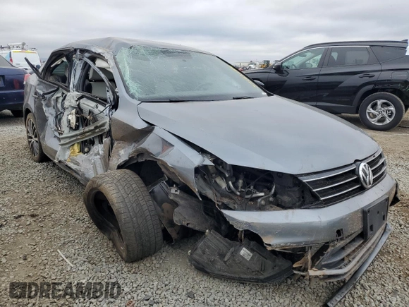 2015 Volkswagen Jetta SE with VIN 3VWD17AJ9FM329149, listed as a Copart auction lot 59561285 with 111,552 mi miles and Salvage title. Bid and sale history available at DreamBid. Image 4.