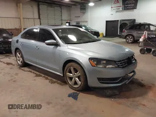 2012 Volkswagen Passat SE z VIN 1VWBN7A39CC102733, wystawiony jako IAAI lot #41250022 z przebiegiem 126 456 mil mil oraz . Historia ofert i sprzedaży dostępna na DreamBid. Obrazek 1.