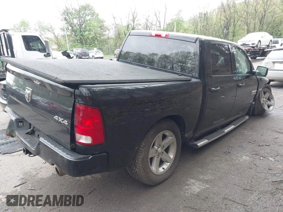 2017 Ram 1500 Express z VIN 3C6RR7KT3HG705029, wystawiony jako IAAI lot #42199557 z przebiegiem 98 229 mil mil oraz . Historia ofert i sprzedaży dostępna na DreamBid. Obrazek 4.
