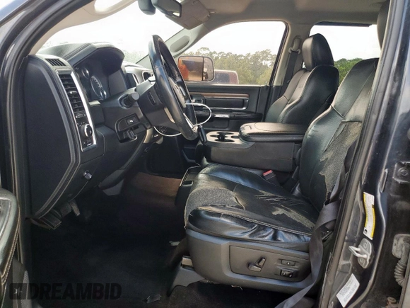 2014 Ram 2500 Laramie z VIN 3C6UR5FL4EG183158, wystawiony jako Copart lot #61846925 z przebiegiem 199 961 mil mil oraz Szkoda całkowita • Salvage title. Historia ofert i sprzedaży dostępna na DreamBid. Obrazek 7.