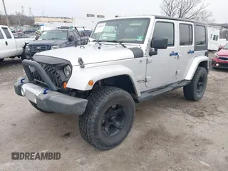 2008 Jeep Wrangler Unlimited Sahara с VIN 1J4GA59138L505460, выставлен на аукционе IAAI как лот 41846611 с пробегом 116 658 миль миль и . История ставок и продаж доступна на DreamBid. Изображение 17.