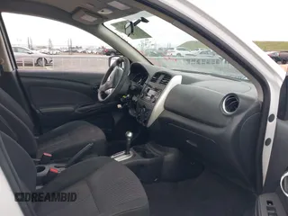 2016 Nissan Versa S z VIN 3N1CN7AP2GL874126, wystawiony jako IAAI lot #38894209 z przebiegiem 91 469 mil mil oraz . Historia ofert i sprzedaży dostępna na DreamBid. Obrazek 5.