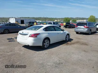2015 Nissan Altima SL z VIN 1N4BL3AP2FC571645, wystawiony jako IAAI lot #42095010 z przebiegiem 124 881 mil mil oraz . Historia ofert i sprzedaży dostępna na DreamBid. Obrazek 4.