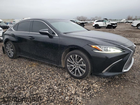 2021 Lexus ES with VIN 58ADZ1B10MU110326, listed as a Copart auction lot 45703515 with 39,227 mi miles and Clean Title. Bid and sale history available at carsss.com. Image 4.
