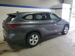 2022 Toyota Highlander LE z VIN 5TDBZRBH8NS596792, wystawiony jako Copart lot #56416845 z przebiegiem 40 761 mil mil oraz Szkoda całkowita • Salvage title. Historia ofert i sprzedaży dostępna na DreamBid. Obrazek 3.