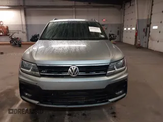2020 Volkswagen Tiguan SE with VIN 3VV2B7AX5LM149305, listed as a IAAI auction lot 41920685 with 30,512 mi miles and . Bid and sale history available at DreamBid. Image 12.
