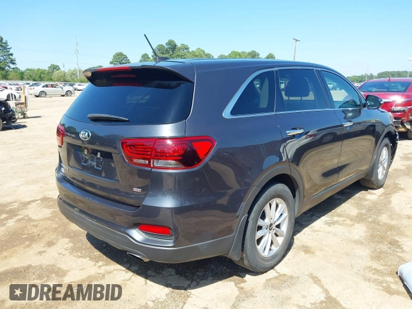 2019 Kia Sorento LX z VIN 5XYPG4A35KG529645, wystawiony jako IAAI lot #41995339 z przebiegiem 106 827 mil mil oraz . Historia ofert i sprzedaży dostępna na DreamBid. Obrazek 4.