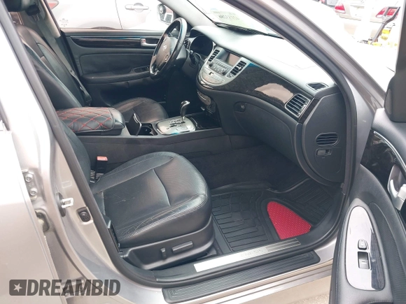 2013 Hyundai Genesis 3.8L with VIN KMHGC4DD1DU245412, listed as a IAAI auction lot 42133286 with 184,151 mi miles and . Bid and sale history available at DreamBid. Image 5.