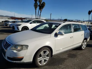 2008 Volkswagen Passat Komfort z VIN WVWLK73C88E062721, wystawiony jako Copart lot #79135924 z przebiegiem 205 357 mil mil oraz Szkoda całkowita • Salvage title. Historia ofert i sprzedaży dostępna na DreamBid. Obrazek 1.
