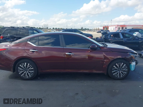 2024 Nissan Altima SV with VIN 1N4BL4DV1RN405299, listed as a IAAI auction lot 42235613 with 4,127 mi miles and . Bid and sale history available at DreamBid. Image 13.
