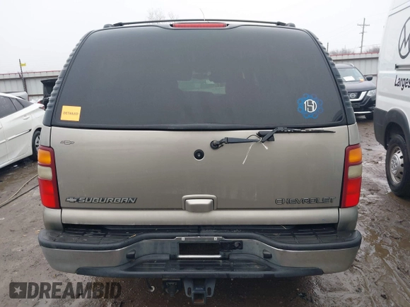 2002 Chevrolet Suburban Z71 with VIN 3GNFK16ZX2G278927, listed as a IAAI auction lot 41457820 with 210,134 mi miles. Bid and sale history available at carsss.com. Image 16.