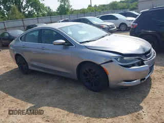 2015 Chrysler 200 Limited z VIN 1C3CCCAB8FN572228, wystawiony jako IAAI lot #42418146 z przebiegiem 92 361 mil mil oraz . Historia ofert i sprzedaży dostępna na DreamBid. Obrazek 1.