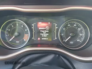 2014 Jeep Cherokee Latitude z VIN 1C4PJLCS5EW105809, wystawiony jako IAAI lot #41331585 z przebiegiem 207 609 mil mil oraz . Historia ofert i sprzedaży dostępna na DreamBid. Obrazek 7.