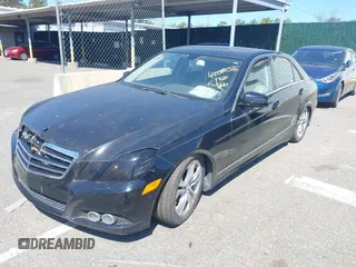 2010 Mercedes-Benz E 550 Luxury с VIN WDDHF9AB0AA136555, выставлен на аукционе IAAI как лот 42069576 с пробегом 129 775 миль миль и . История ставок и продаж доступна на DreamBid. Изображение 2.