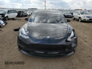 2022 Tesla Model 3 Long Range z VIN 5YJ3E1EB9NF134819, wystawiony jako Copart lot #49639365 z przebiegiem 49 245 mil mil oraz Szkoda całkowita • Salvage title. Historia ofert i sprzedaży dostępna na DreamBid. Obrazek 5.