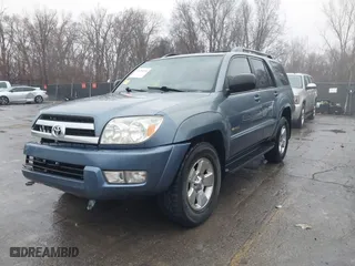 2005 Toyota 4Runner SR5 with VIN JTEBU14R658050952, listed as a IAAI auction lot 41188739 with 255,359 mi miles. Bid and sale history available at carsss.com. Image 2.