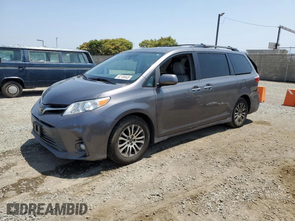 2018 Toyota Sienna XLE Auto Access Seat with VIN 5TDYZ3DC2JS915820, listed as a Copart auction lot 62130445 with 146,607 mi miles and Salvage title. Bid and sale history available at DreamBid. Image 1.