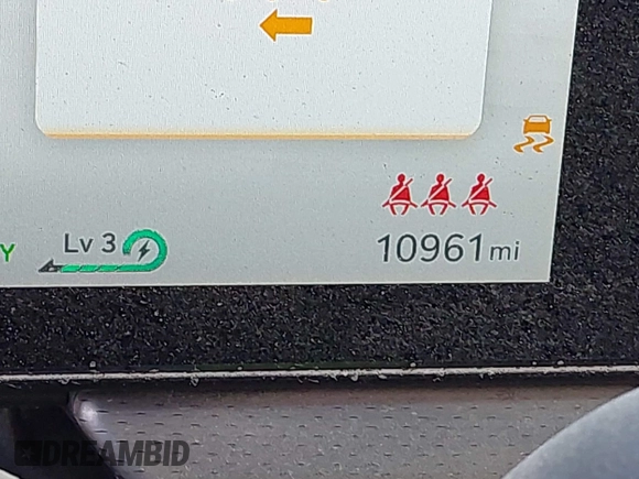 2024 Genesis GV60 z VIN KMUKEDSBXRU021487, wystawiony jako IAAI lot #41593903 z przebiegiem 10 961 mil mil oraz . Historia ofert i sprzedaży dostępna na DreamBid. Obrazek 15.