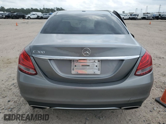 2016 Mercedes-Benz C 300 z VIN 55SWF4JB1GU120349, wystawiony jako Copart lot #55175825 z przebiegiem 135 610 mil mil oraz Szkoda całkowita • Salvage title. Historia ofert i sprzedaży dostępna na DreamBid. Obrazek 6.
