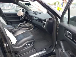 2020 Porsche Cayenne with VIN WP1AA2AY7LDA01031, listed as a IAAI auction lot 42258014 with 72,332 mi miles and . Bid and sale history available at DreamBid. Image 5.