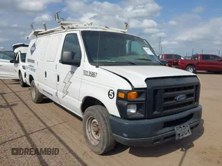 2008 Ford Econoline Cargo Commercial with VIN 1FTNE24L08DA86051, listed as a IAAI auction lot 42040533 with Not Provided miles. Bid and sale history available at carsss.com. Image 1.
