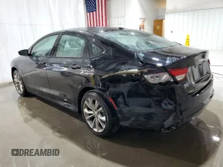 2015 Chrysler 200 S z VIN 1C3CCCBB3FN629045, wystawiony jako Copart lot #60841335 z przebiegiem 114 966 mil mil oraz Szkoda całkowita • Salvage title. Historia ofert i sprzedaży dostępna na DreamBid. Obrazek 2.