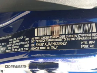 2022 Maserati Levante GT z VIN ZN661XUA1NX390431, wystawiony jako IAAI lot #41825681 z przebiegiem 14 591 mil mil oraz . Historia ofert i sprzedaży dostępna na DreamBid. Obrazek 9.