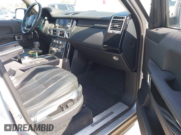 2010 Land Rover Range Rover SC z VIN SALMF1E41AA308123, wystawiony jako IAAI lot #42358785 z przebiegiem Nie podano mil oraz . Historia ofert i sprzedaży dostępna na DreamBid. Obrazek 5.