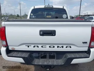 2017 Toyota Tacoma SR5 with VIN 5TFCZ5AN1HX116806, listed as a IAAI auction lot 41839628 with 90,197 mi miles. Bid and sale history available at carsss.com. Image 17.