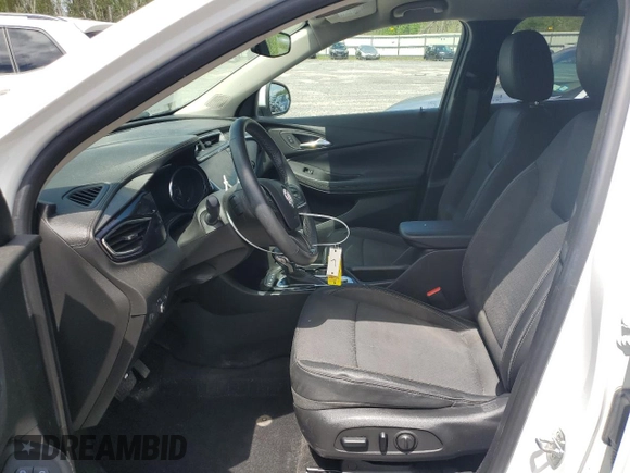 2021 Buick Encore GX Preferred z VIN KL4MMCSL8MB174725, wystawiony jako Copart lot #57096485 z przebiegiem 51 071 mil mil oraz Szkoda całkowita • Salvage title. Historia ofert i sprzedaży dostępna na DreamBid. Obrazek 7.