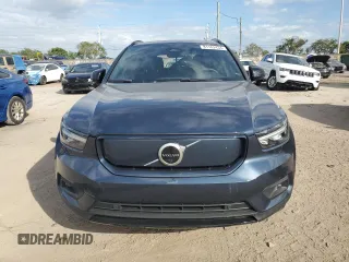 2022 Volvo XC40 Twin Plus z VIN YV4ED3UR5N2709889, wystawiony jako Copart lot #81162434 z przebiegiem 22 636 mil mil oraz Szkoda całkowita • Salvage title. Historia ofert i sprzedaży dostępna na DreamBid. Obrazek 5.