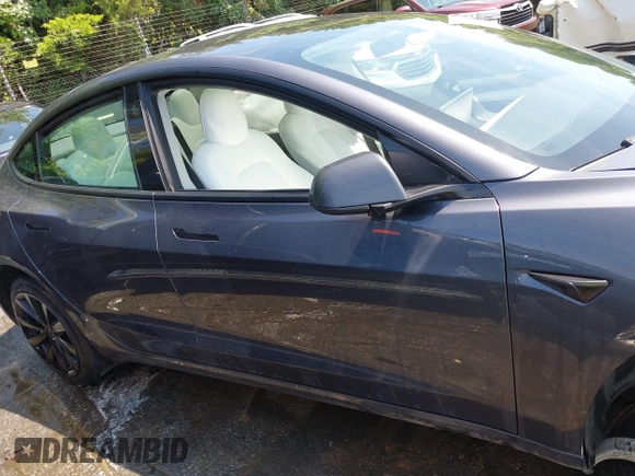 2023 Tesla Model 3 z VIN 5YJ3E1EA7PF413311, wystawiony jako IAAI lot #42442055 z przebiegiem 25 270 mil mil oraz . Historia ofert i sprzedaży dostępna na DreamBid. Obrazek 13.