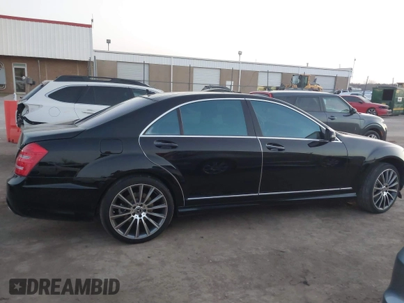 2011 Mercedes-Benz S-Class S 550 with VIN WDDNG7BB2BA361404, listed as a IAAI auction lot 41785003 with 150,433 mi miles. Bid and sale history available at carsss.com. Image 14.