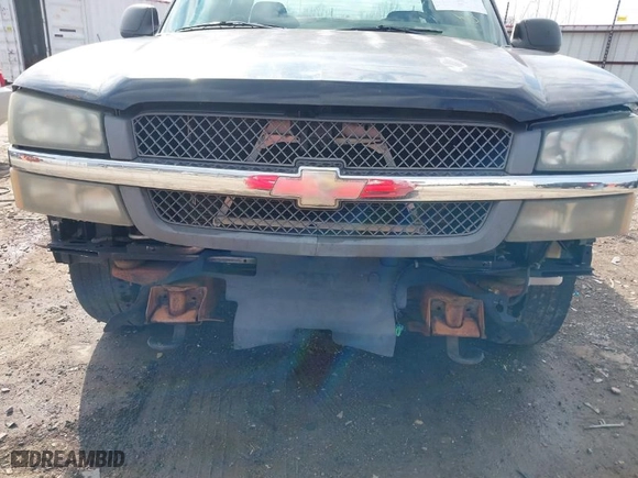 2003 Chevrolet Silverado 1500 LS with VIN 2GCEC19V531103179, listed as a IAAI auction lot 41653222 with 153,270 mi miles. Bid and sale history available at carsss.com. Image 6.