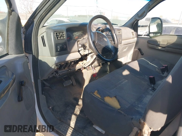 2002 Ford Super Duty F-250 XL with VIN 1FTNF20L72EB79640, listed as a IAAI auction lot 41667865 with 153,384 mi miles. Bid and sale history available at carsss.com. Image 5.