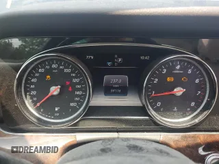2017 Mercedes-Benz E 300 Luxury with VIN WDDZF4KBXHA185598, listed as a Copart auction lot 61011935 with 59,116 mi miles and Salvage title. Bid and sale history available at DreamBid. Image 9.