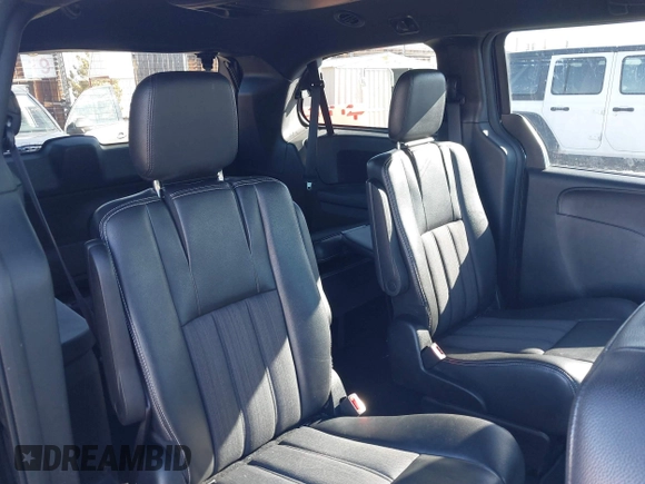 2014 Chrysler Town & Country S with VIN 2C4RC1HG0ER257498, listed as a IAAI auction lot 41627860 with 134,540 mi miles. Bid and sale history available at carsss.com. Image 8.