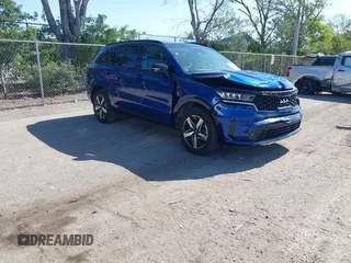 2022 Kia Sorento S with VIN 5XYRL4LC2NG138152, listed as a IAAI auction lot 42055032 with 53,298 mi miles. Bid and sale history available at carsss.com. Image 1.