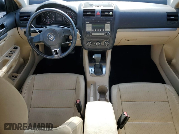 2010 Volkswagen Jetta Limited Edition z VIN 3VWAX7AJ7AM157665, wystawiony jako Copart lot #57994085 z przebiegiem 115 108 mil mil oraz Szkoda całkowita • Salvage title. Historia ofert i sprzedaży dostępna na DreamBid. Obrazek 8.
