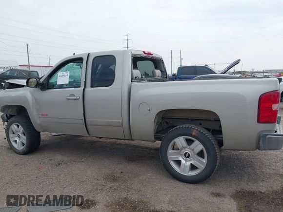 2008 Chevrolet Silverado 1500 with VIN 1GCEC19YX8Z293442, listed as a IAAI auction lot 41645039 with 128,008 mi miles and . Bid and sale history available at DreamBid. Image 15.