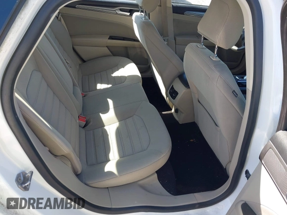 2020 Ford Fusion SE with VIN 3FA6P0HDXLR104549, listed as a IAAI auction lot 41790043 with 31,368 mi miles. Bid and sale history available at carsss.com. Image 8.