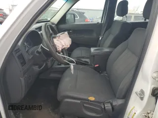 2011 Jeep Liberty Sport z VIN 1J4PN2GK8BW593944, wystawiony jako Copart lot #52571105 z przebiegiem Nie podano mil oraz Nie do naprawy • Non repairable. Historia ofert i sprzedaży dostępna na DreamBid. Obrazek 7.