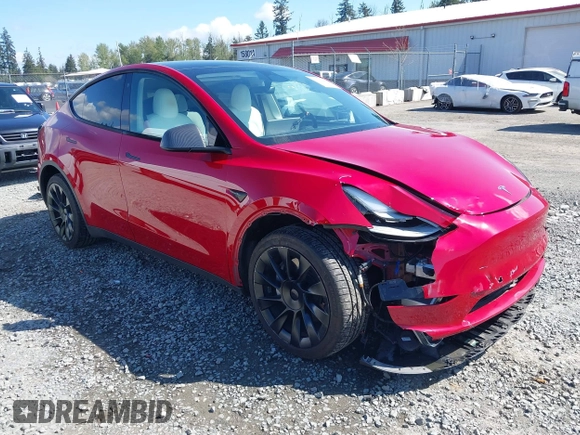 2022 Tesla Model Y Long Range with VIN 7SAYGDEE7NF549278, listed as a IAAI auction lot 42072801 with 39,374 mi miles and . Bid and sale history available at carsss.com. Image 1.