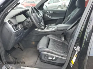 2023 BMW X5 xDrive40i with VIN 5UXCR6C06P9P17296, listed as a Copart auction lot 54330925 with 32,167 mi miles and Clean Title. Bid and sale history available at carsss.com. Image 7.
