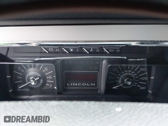 2008 Lincoln Navigator with VIN 5LMFU28518LJ04445, listed as a IAAI auction lot 41353163 with 999,999 mi miles. Bid and sale history available at carsss.com. Image 7.