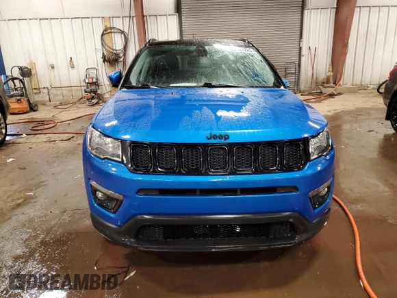 2018 Jeep Compass Altitude with VIN 3C4NJDBB2JT395652, listed as a Copart auction lot 42867225 with 150,776 mi miles and Clean title. Bid and sale history available at DreamBid. Image 5.