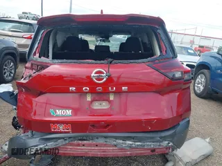 2021 Nissan Rogue S z VIN 5N1AT3AAXMC833809, wystawiony jako IAAI lot #42044452 z przebiegiem 60 880 mil mil oraz . Historia ofert i sprzedaży dostępna na DreamBid. Obrazek 17.