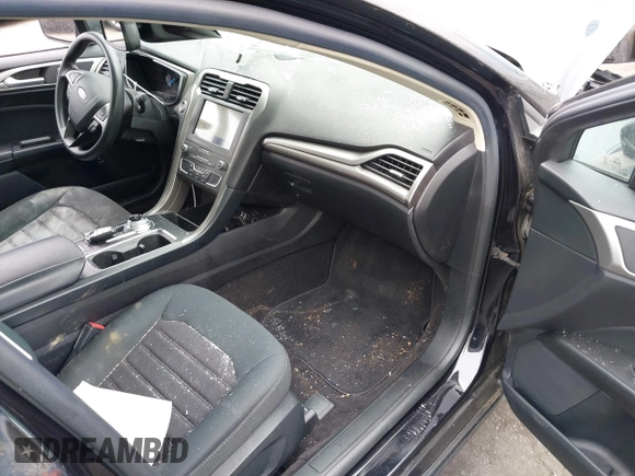 2020 Ford Fusion SE with VIN 3FA6P0LU9LR140840, listed as a IAAI auction lot 42182056 with 35,542 mi miles and . Bid and sale history available at DreamBid. Image 5.